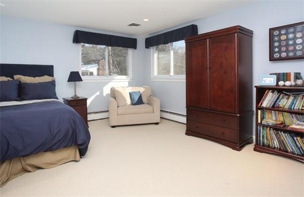 61 Donna Road Newton, MA 02459 - Photo 8 of 11