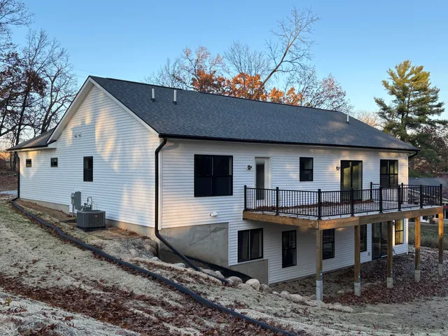$494,000 | 1001 West Kilgore Road, Portage, MI 49024