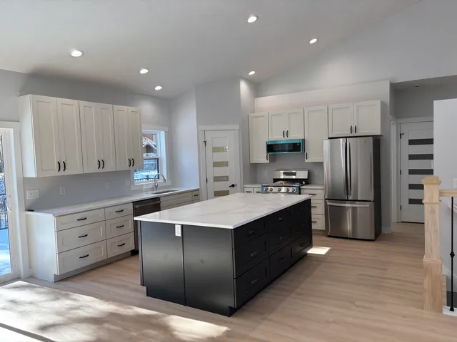 $494,000 | 1001 West Kilgore Road, Portage, MI 49024