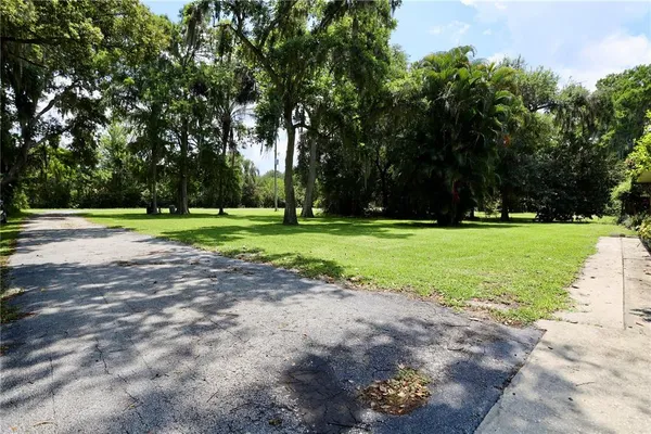 $550,000 | 860 Oak Shore Drive, St. Cloud, FL 34771
