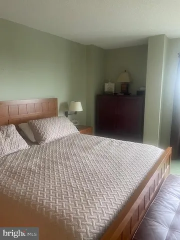 $485,000 | 203 Yoakum Parkway, Unit 1512, Alexandria, VA 22304