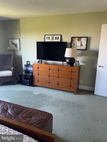 $485,000 | 203 Yoakum Parkway, Unit 1512, Alexandria, VA 22304