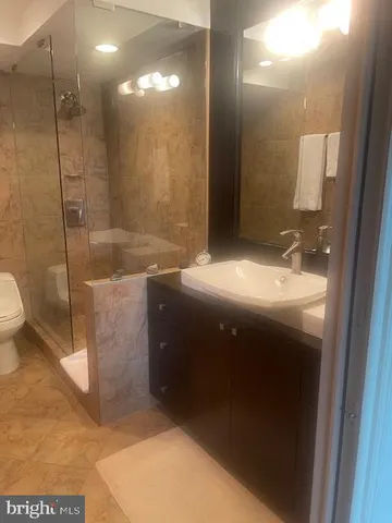 $485,000 | 203 Yoakum Parkway, Unit 1512, Alexandria, VA 22304