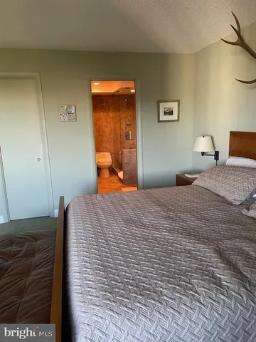 $485,000 | 203 Yoakum Parkway, Unit 1512, Alexandria, VA 22304