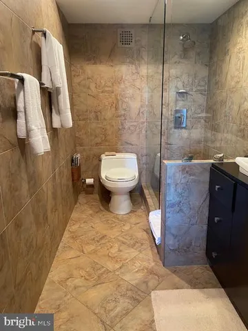 $485,000 | 203 Yoakum Parkway, Unit 1512, Alexandria, VA 22304