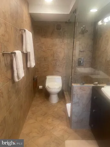 $485,000 | 203 Yoakum Parkway, Unit 1512, Alexandria, VA 22304