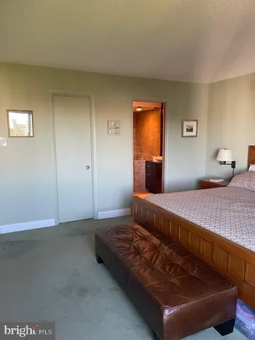 $485,000 | 203 Yoakum Parkway, Unit 1512, Alexandria, VA 22304