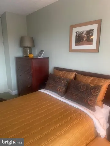 $485,000 | 203 Yoakum Parkway, Unit 1512, Alexandria, VA 22304