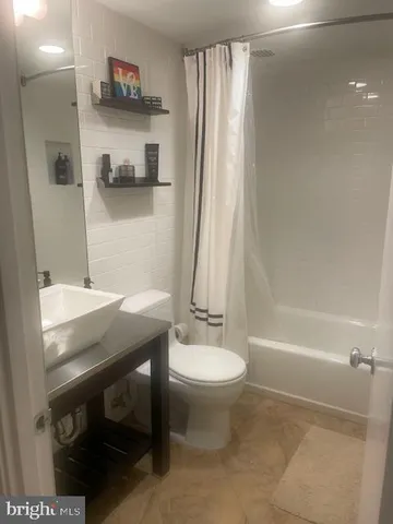 $485,000 | 203 Yoakum Parkway, Unit 1512, Alexandria, VA 22304