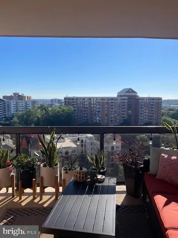 $485,000 | 203 Yoakum Parkway, Unit 1512, Alexandria, VA 22304