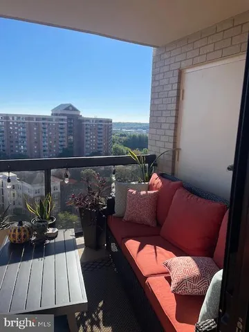 $485,000 | 203 Yoakum Parkway, Unit 1512, Alexandria, VA 22304