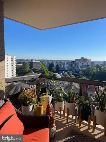 $485,000 | 203 Yoakum Parkway, Unit 1512, Alexandria, VA 22304