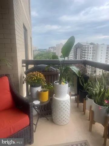 $485,000 | 203 Yoakum Parkway, Unit 1512, Alexandria, VA 22304