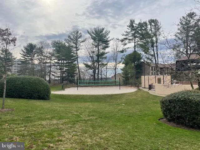 $485,000 | 203 Yoakum Parkway, Unit 1512, Alexandria, VA 22304