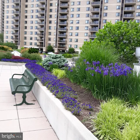 $485,000 | 203 Yoakum Parkway, Unit 1512, Alexandria, VA 22304