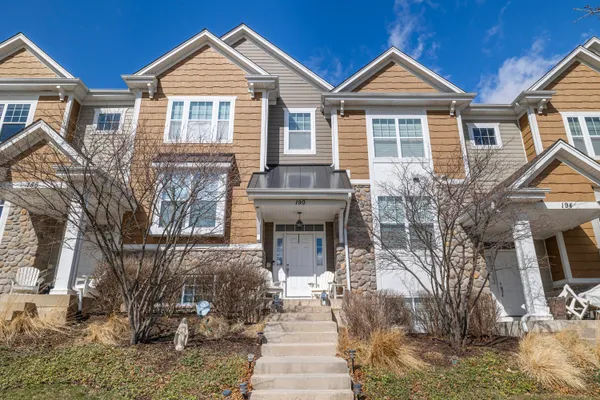 $869,000 | 190 3rd Avenue, Fontana, WI 53125