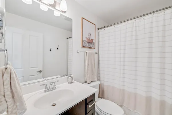 $869,000 | 190 3rd Avenue, Fontana, WI 53125
