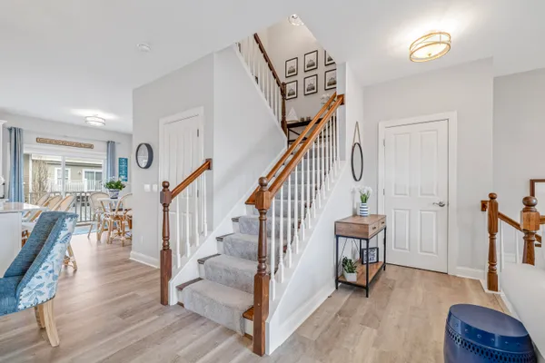 $869,000 | 190 3rd Avenue, Fontana, WI 53125