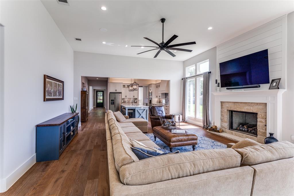 1757 Country Club Road Bowie, TX 76230 - Photo 14 of 40 Gallery Image 14