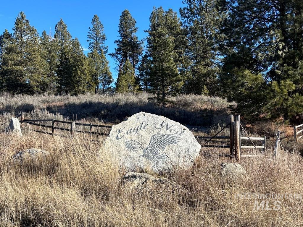 28 Sarah Way Cascade, ID 83611 - Photo 14 of 18 Exterior view