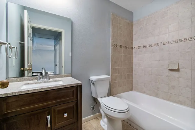 $1,325 | 10629 Royal Cavins Drive, Conroe, TX 77303