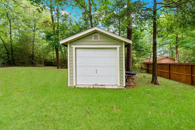$1,325 | 10629 Royal Cavins Drive, Conroe, TX 77303