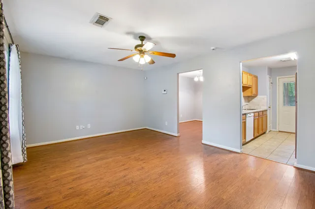 $1,325 | 10629 Royal Cavins Drive, Conroe, TX 77303