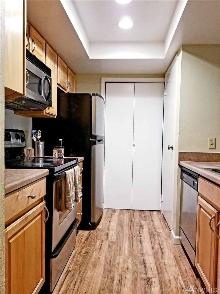 701 Southwest 5th Court, Unit B302 Renton, WA 98057 - Photo 3 of 18