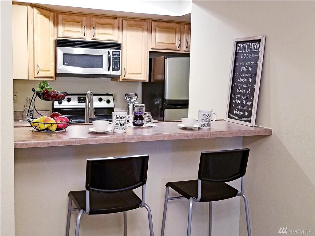 701 Southwest 5th Court, Unit B302 Renton, WA 98057 - Photo 6 of 18