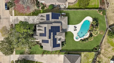 $680,000 | 2903 Harvest Hill Drive, Friendswood, TX 77546