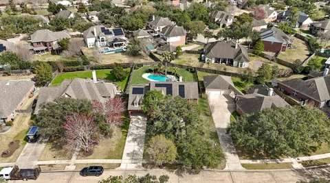 $680,000 | 2903 Harvest Hill Drive, Friendswood, TX 77546