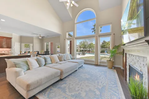 $680,000 | 2903 Harvest Hill Drive, Friendswood, TX 77546