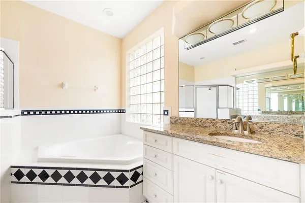 $669,000 | 8022 Canyon Lake Circle, Orlando, FL 32835