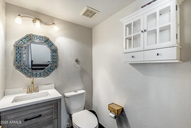 $390,000 | 5350 North Central Avenue, Unit 30, Phoenix, AZ 85012