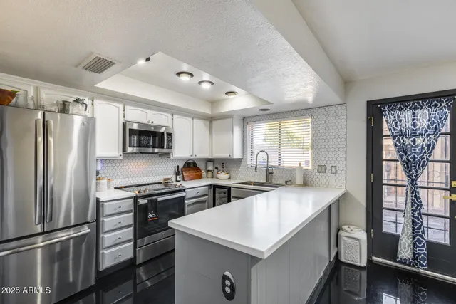 $390,000 | 5350 North Central Avenue, Unit 30, Phoenix, AZ 85012