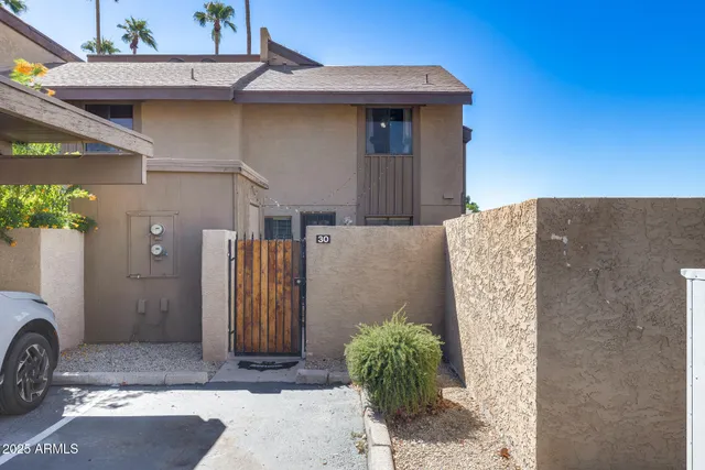 $390,000 | 5350 North Central Avenue, Unit 30, Phoenix, AZ 85012