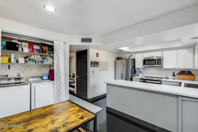 $390,000 | 5350 North Central Avenue, Unit 30, Phoenix, AZ 85012