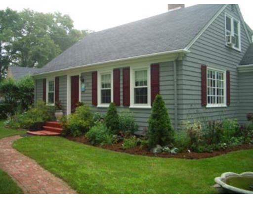 136 Pearse Road Swansea, MA 02777 - Photo 1 of 26 Gallery Image 1