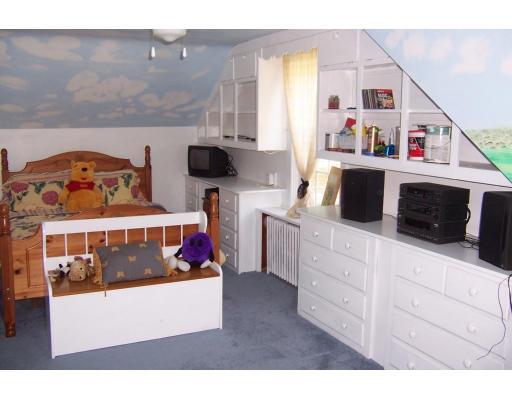 136 Pearse Road Swansea, MA 02777 - Photo 18 of 26 Gallery Image 18