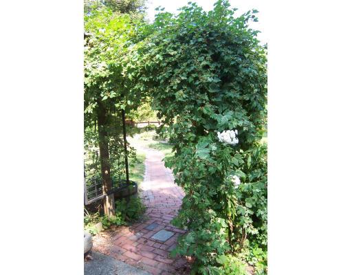 136 Pearse Road Swansea, MA 02777 - Photo 20 of 26 Gallery Image 20