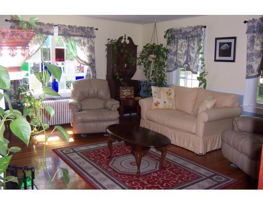 136 Pearse Road Swansea, MA 02777 - Photo 8 of 26 Gallery Image 8
