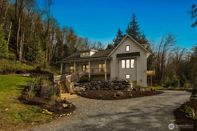 $1,390,000 | 15403 127th Avenue Southeast, Snohomish, WA 98290
