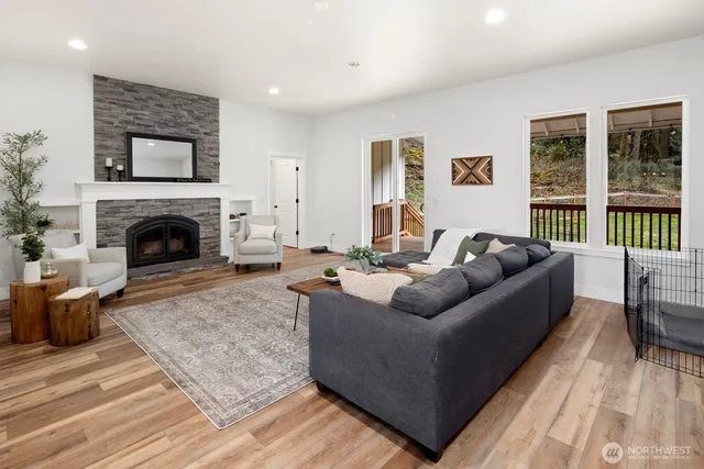 $1,390,000 | 15403 127th Avenue Southeast, Snohomish, WA 98290