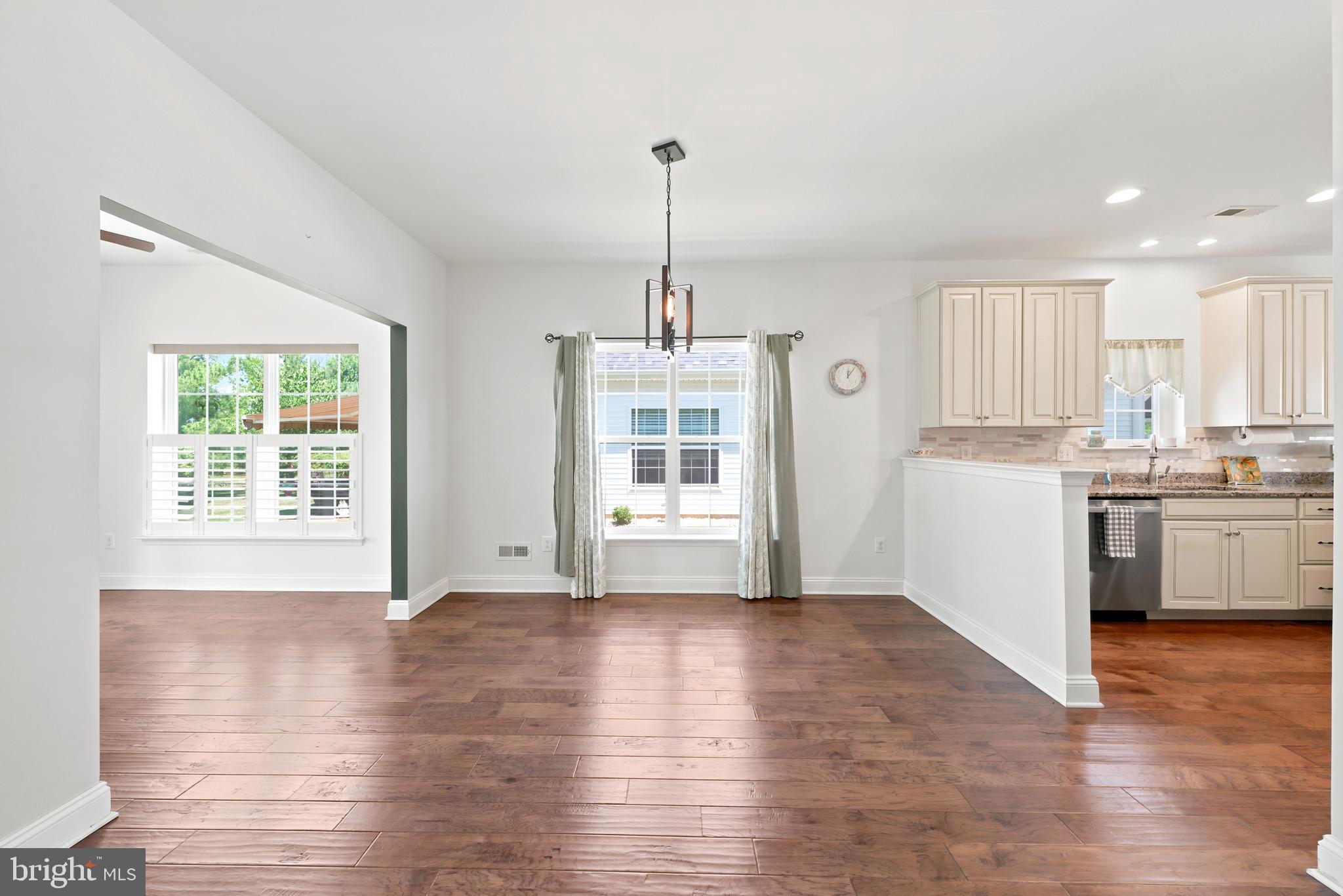 118 Field Loop Glassboro, NJ 08028 - Photo 17 of 34 Dining Room
