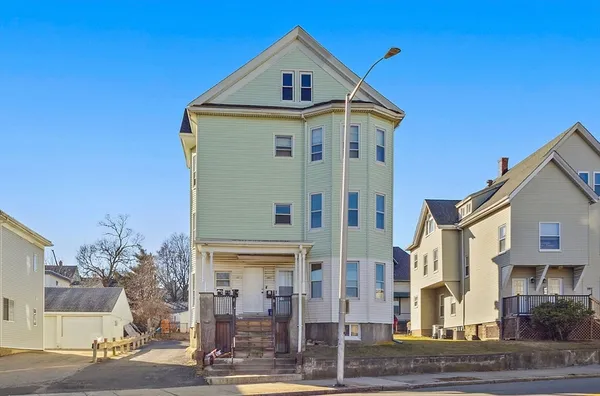 $2,800 | 403 Ferry Street, Unit 2, Malden, MA 02148
