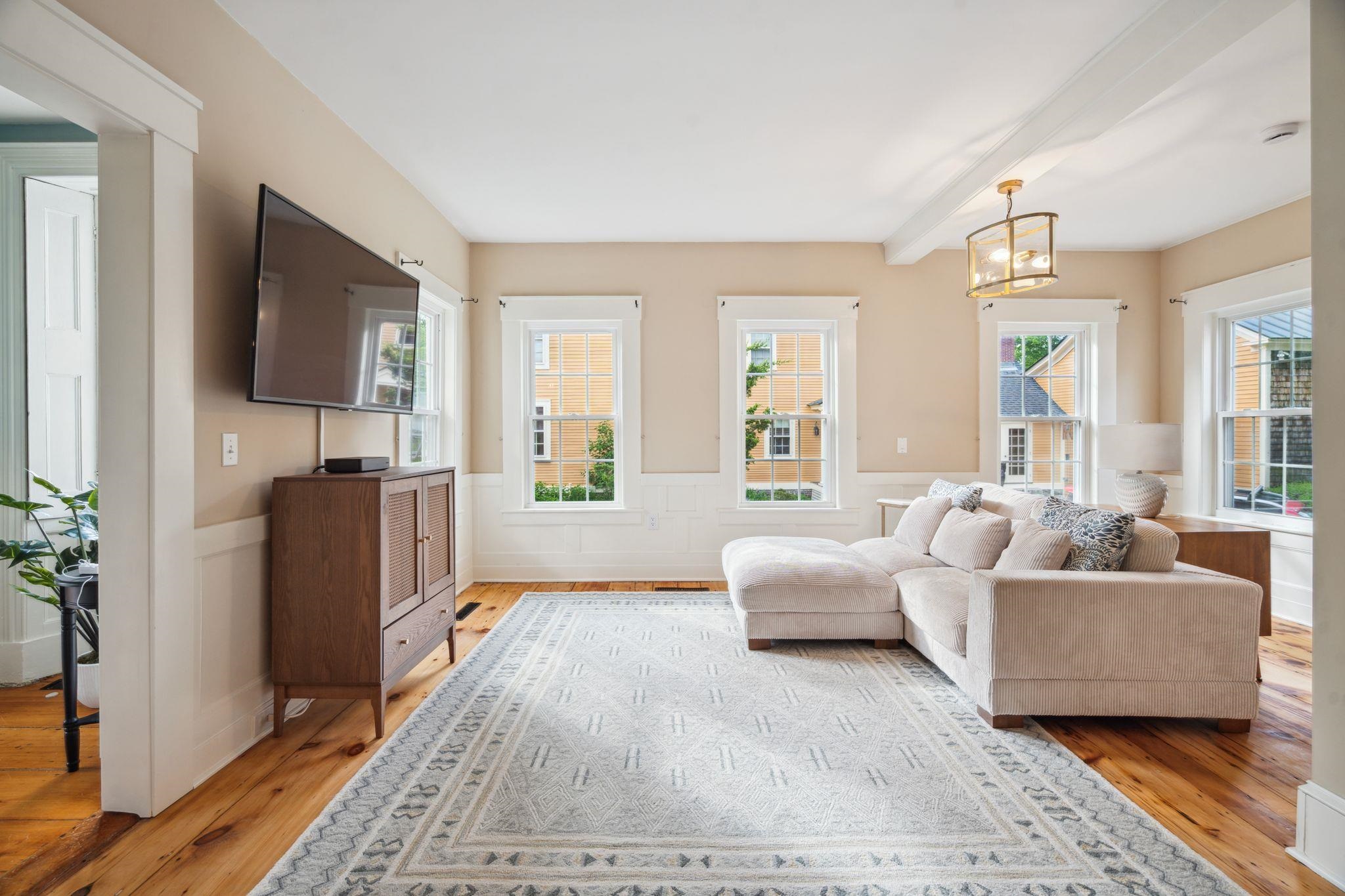 136 Main Street Francestown, NH 03043 - Photo 11 of 38