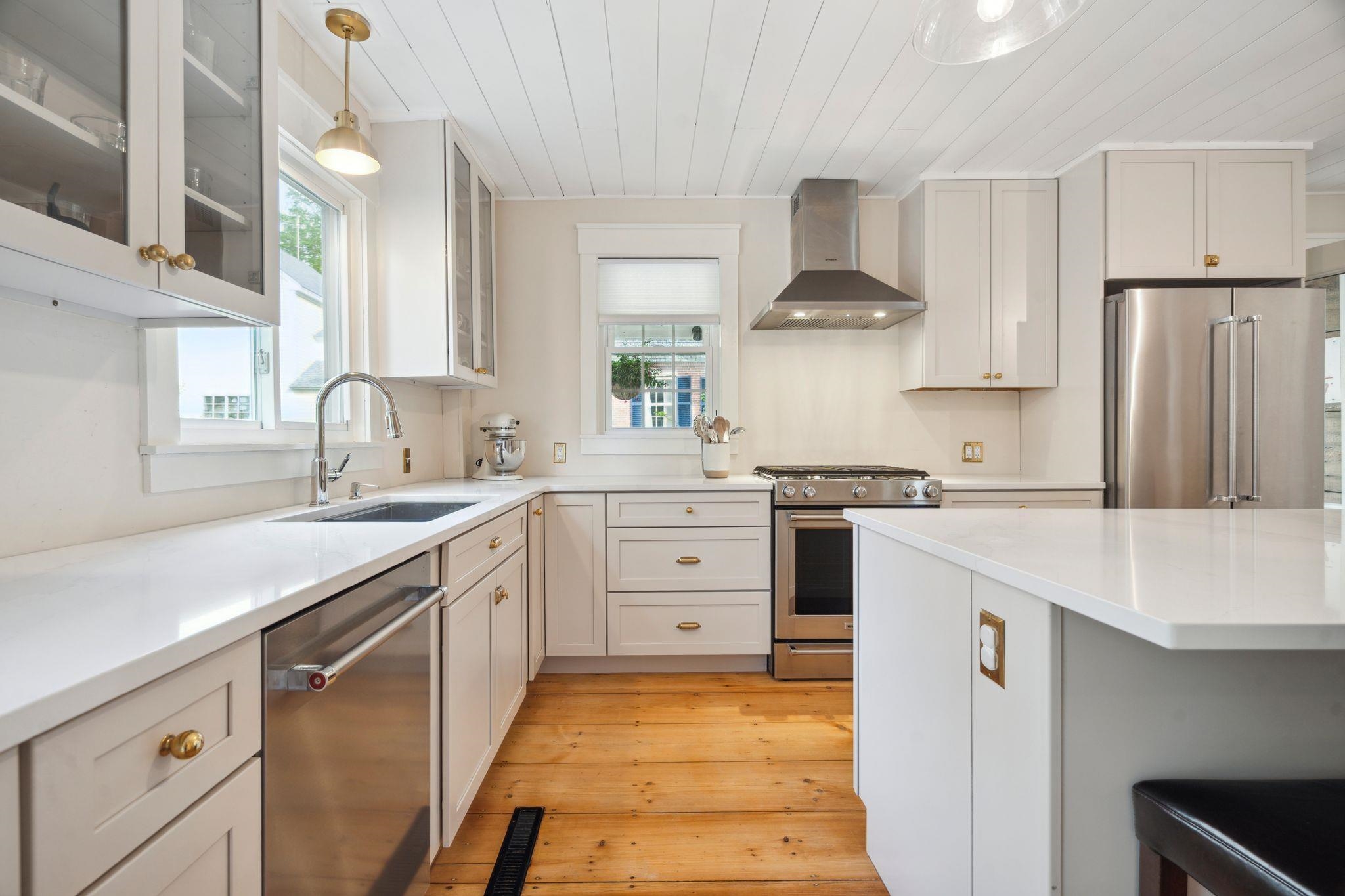 136 Main Street Francestown, NH 03043 - Photo 7 of 38