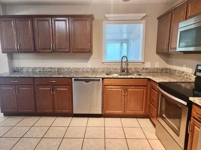 $3,300 | 1269 Center Lake Drive, Mount Pleasant, SC 29464