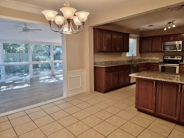 $3,300 | 1269 Center Lake Drive, Mount Pleasant, SC 29464