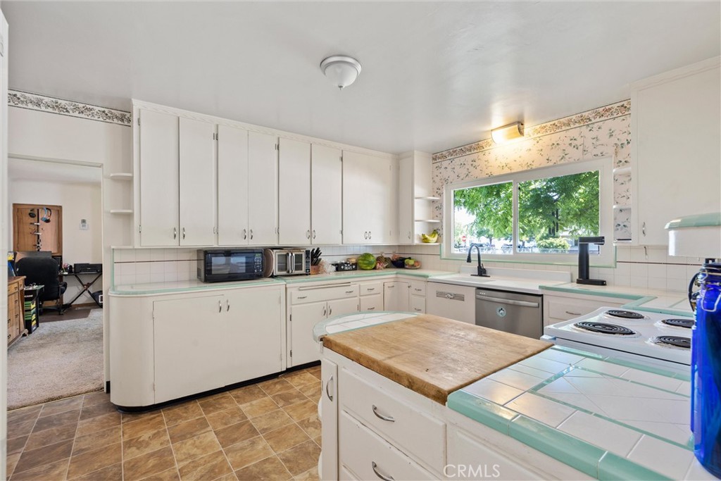 159 South Shasta Street Willows, CA 95988 - Photo 13 of 68